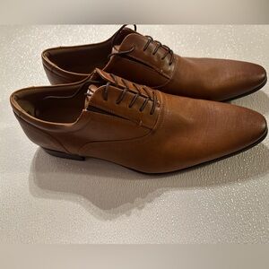 NWOT MENS CLASSIC DERBY SIZE 13